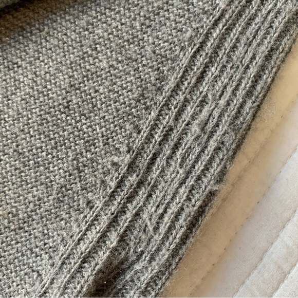 Banana Republic cashmere and merino blend sweater XS - Picture 13 of 14